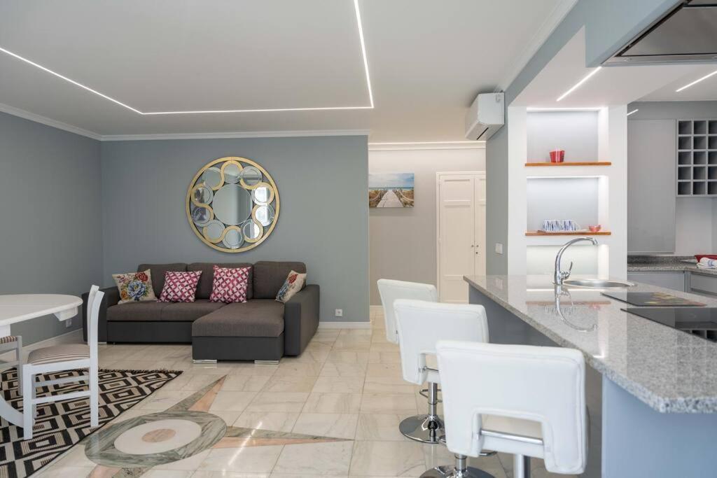 פונשל D.Henrique I Apartamento Frente Ao Savoy Palace מראה חיצוני תמונה